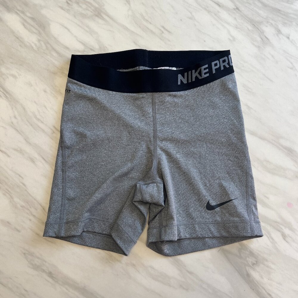 NIKE PRO COMPRESSION SHORTS size XS Women's 4" Gym Running Gray